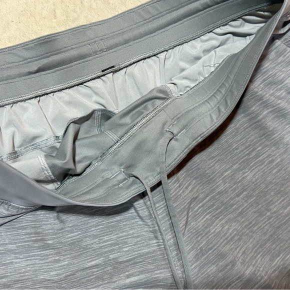 Lululemon Athletica Men's Gray Shorts Size XXL Extra Large - Picture 3 of 6